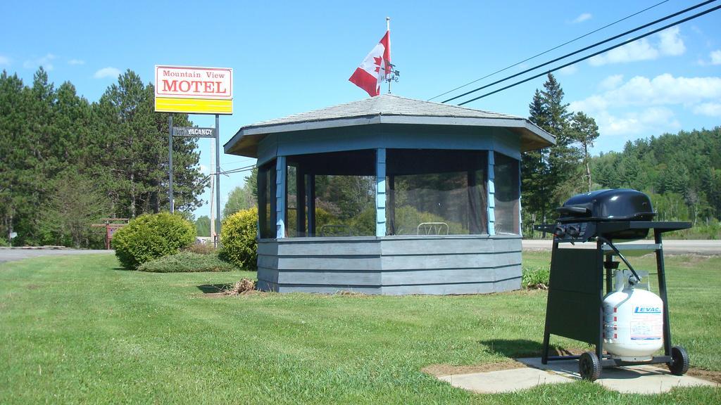 Mountain View Motel Barrys Bay Exterior photo