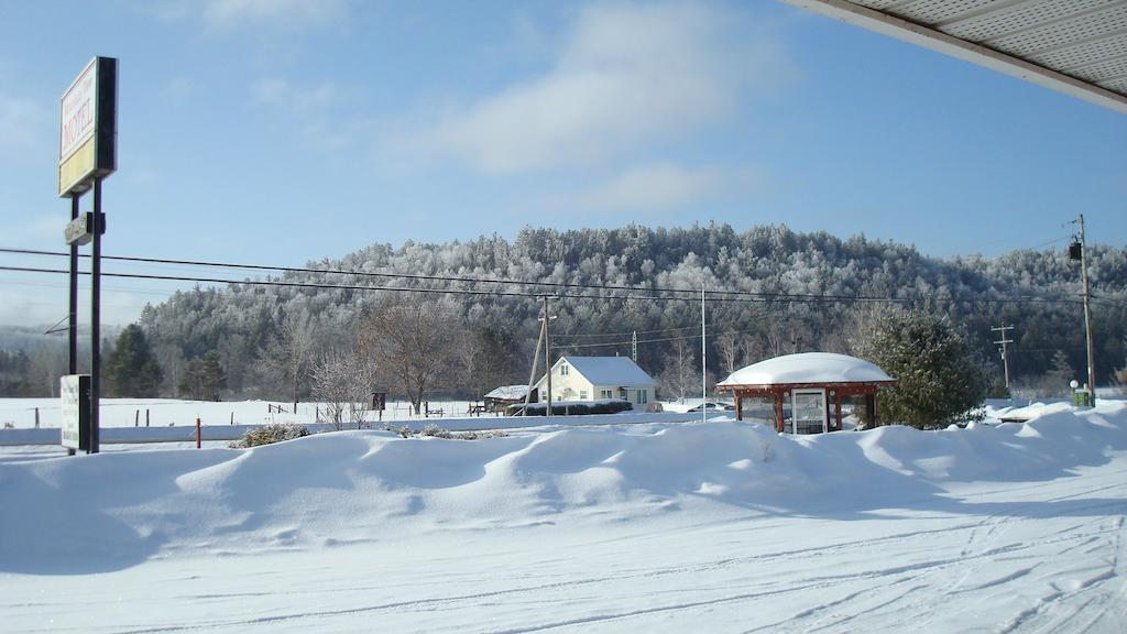 Mountain View Motel Barrys Bay Exterior photo